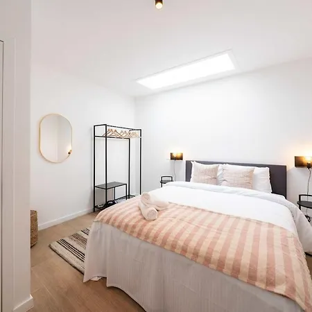 Spacious Getaway For 8 In Apartment Antwerp